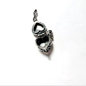 Vtg Sterling Silver Poison /Prayer pendant
